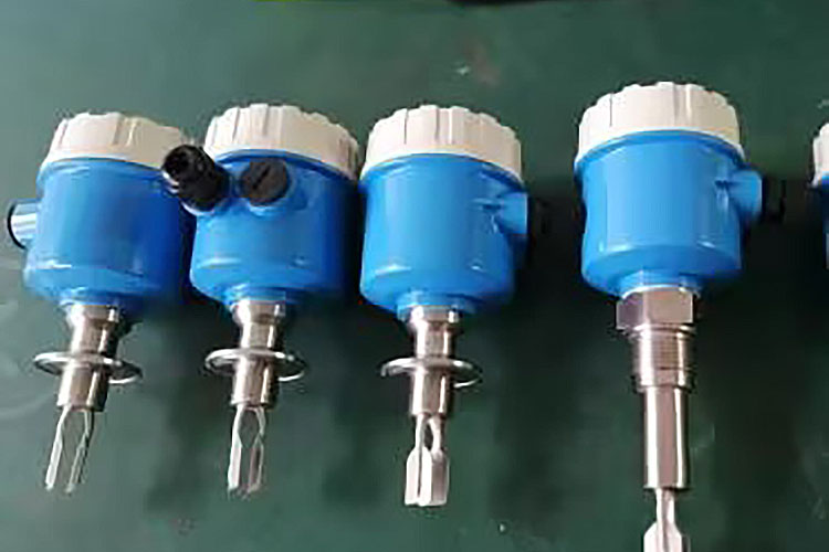 液位开关带负载吸合后打不开是什么原因？